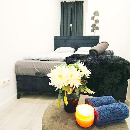 Comfortable Rooms In Akh Area Vienna Exterior photo