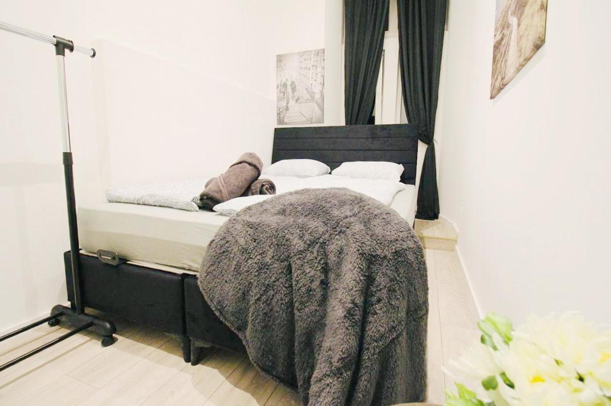 Comfortable Rooms In Akh Area Vienna Exterior photo