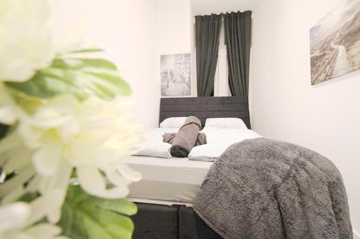 Comfortable Rooms In Akh Area Vienna Exterior photo